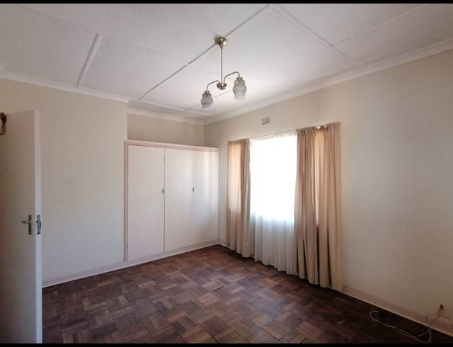 4 BEDROOM FREESTANDING FOR SALE IN STILFONTEIN EXT 3